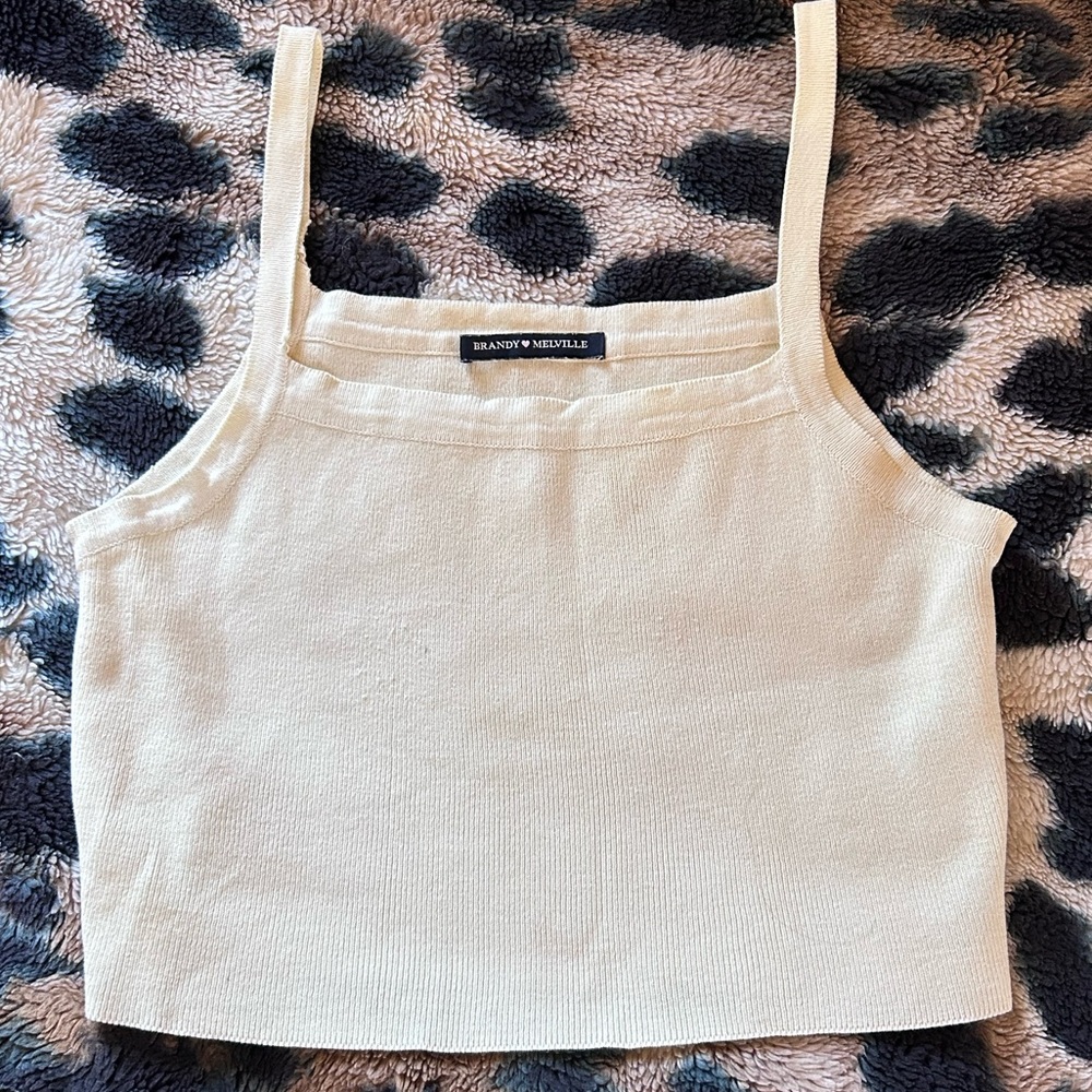 Brandy Melville Made in 🇮🇹 cream stunning color 🤍😍😍size S.